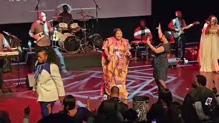 CONCERT LIVE A PARIS DE SR EUNICE MANIANGA TEMOIGNAGE [upl. by Eolcin597]