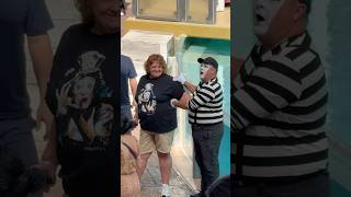 Aww this is cool watch the end 🤭 Tom mime SeaWorld tomthemime funny seaworldmime comedy [upl. by Eleanor586]