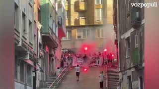 Espectacular recibimiento a Oyarzabal frente a una sede de Bildu en Eibar [upl. by Natanhoj]