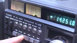 Le belle radio quotvintagequot lo Yaesu FT102 [upl. by Annayt]