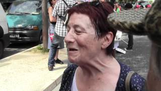 Arlette Laguiller de Lutte Ouvrière Manifestation devant le siège de PSA à Paris le 28 juin 2 [upl. by Llennej]