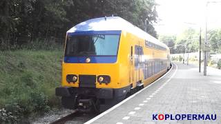 Kruising DDZ op station Overveen [upl. by Nnad]