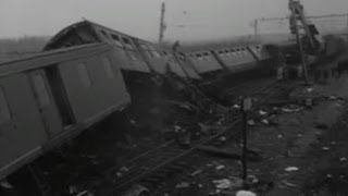 Treinramp bij Harmelen 1962 [upl. by Ednalrim]