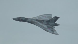 Avro 698 Vulcan B2 XH558 Full flying Display at RNAS Yeovilton Air Day 2015 [upl. by Richman]