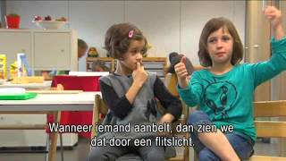 vzw KIDS  VRT Nieuws Welkom in het Doveninternaat  21092011 [upl. by Anak]