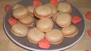 Comment faire des macarons aux fraises tagada  Recette de macaron [upl. by Eidak]