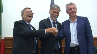 Da Ryanair 1mld di dollari e 44 nuove rotte in Italia per il 2017 [upl. by Jamieson]