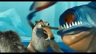 Scrat dans lage de glace 2 et les piranhas [upl. by Kcirdle]