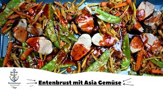 Knusprige Sweet Chili Entenbrust mit Asia Gemüse zubereiten [upl. by Allerym217]