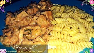 Strogonoff de Lomo con Fideos  Salsa con champiñones [upl. by Edmondo]