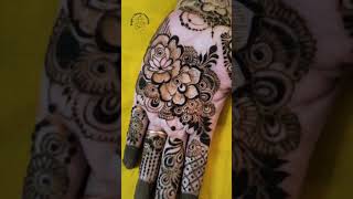 Front hand mehndi design 💚 shorts mehndi shortsfeed [upl. by Odnomyar]