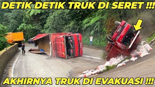 Truk di Seret Jauh KeBawah  Evakuasi Truk Viral Hari ini di Sitinjau Lauik [upl. by Nehpets282]