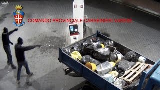 VARESE BANDA DI ROM DISTRUGGE SELF SERVICE CARBURANTI [upl. by Nylsoj]