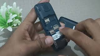 How to inset memory card in your kayped phone in micromax x412 aap apna phone mea memory kard kesa [upl. by Falk]