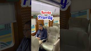 Review Kereta Priority Rute Bandung  Jakarta Kita Lihat Fasilitasnya keretaapi keretapriority [upl. by Akitan442]