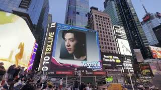 HENRY LAU amp SPACE ROMANCE FLASHED IN TIMES SQUARE NEW YORK USA 刘宪华amp太空奇缘 闪现美国纽约时代广场啦！ [upl. by Sammy]