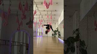 Аэростретчинг Aerial yoga hammock coversong aerialacrobatics aerialdance acro аэройога [upl. by Novhaj]