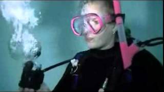 Scuba Skill  How to Handle a Freeflowing Regulator [upl. by Maxie687]