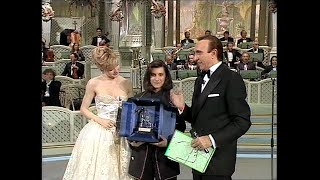 Laura Pausini  La solitudine Sanremo 1993 Serata finale amp Premiazione  live stereo videomix [upl. by Nikita]