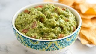 How to Make Fresh Homemade Guacamole  Easy Guacamole Recipe [upl. by Grani93]