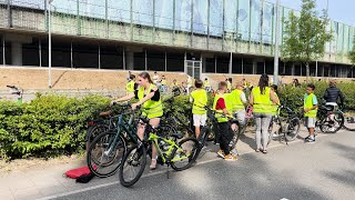 Fietsexamen op basisscholen verdwijnt ‘Heel jammer voor de leerlingen’ [upl. by Eimrots]