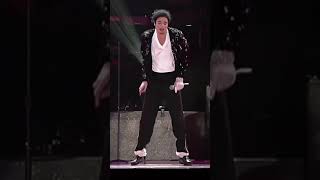 Moonwalk Concert Billie jean Michael Jackson [upl. by Catlin371]