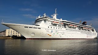 SUPERSTAR Libra 天秤星号  the beautiful ship horn of the STAR CRUISES cruise ship  4KQualityVideo [upl. by Margalit]