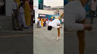 Yellow wali shocked 😮 flipsinpublicreaction flipinpublice publicreaction backflip [upl. by Joelly286]