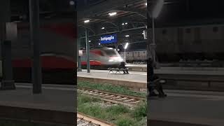 Frecciargento Reggio Calabria CentraleRoma Termini in transito alla stazione di Battipaglia [upl. by Yssirk]