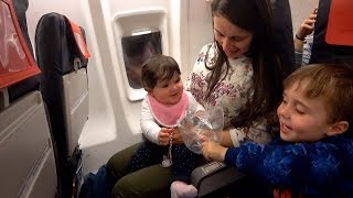 PRIMEIRA VIAGEM DE AVIÃO DA LAURA Estamos Indo para o Brasil  Daily Vlog Férias em Familia [upl. by Yahsram]