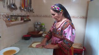 kabylie  Mhadjeb Recette Facile à Faire Préparer Par Ma Mère [upl. by Nogas]