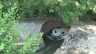 Une rivière avalée par un trou en Normandie [upl. by Nairod]