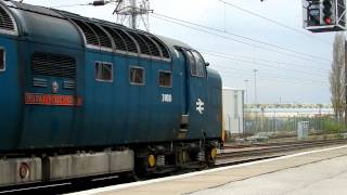 55022 departs Doncaster with horn war [upl. by Quita]