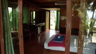 StrandbungalowBeachfront Bungalow  Lolita Bungalow Maenam Beach Koh Samui [upl. by Uta348]