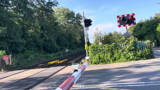 Birkdale Crescent Road Level Crossing  LCF92 4K [upl. by Rehprotsirhc]