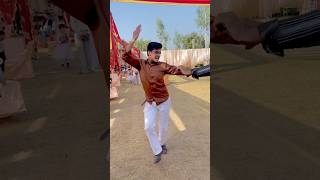 Dance aisa karo mahol ban jaye 🕺dance youtubeviral comedy danceperformance [upl. by Quirk]