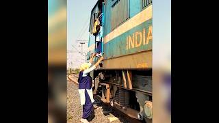 கண்கலங்கிட்டேன் 🥺 அந்த கடைசி நொடியில் ❤️ Salute Driver shortsfeed tamil indiantrainhistory [upl. by Haleemaj158]