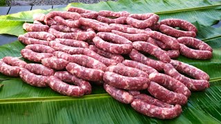 FAIRE DES SAUCISSES MAISON 🌴 MAKE HOMEMADE SAUSAGES [upl. by Acinhoj]