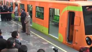 Presentan nuevos trenes de la Línea A del Metro [upl. by Anaihr]