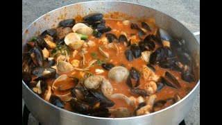 How I make Cioppino Italian Fish Stew Clams Mussels Shrimp Scallops Fish [upl. by Lesh]