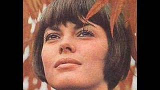 Mireille Mathieu  Quand vient lautomne [upl. by Sanfourd]