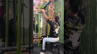 Perfect Lat Pull Down Machine Back Workout 💪🏻 backworkout gym powerlifting shorts [upl. by Lytsirk]