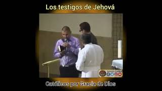 Sacerdote en diálogo con dos testigos de Jehová [upl. by Hilda125]