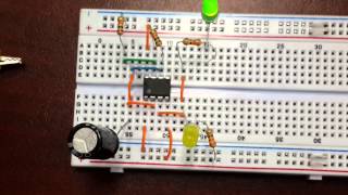 Oscilador Astable con el LM555N [upl. by Fatima211]