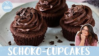 SchokoCupcakes  Schokoladen Muffins mit SchokoFrosting 🧁🍫  Einfach Backen [upl. by Norit724]