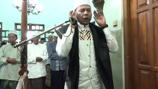 KH Syamsul Abadi AlHafidz Sholat Idul Fitri 1438 H Masjid Jami di Mojokerto [upl. by Noirred889]