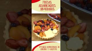 Tarta de frutas frescas y crema pastelera  fresas arándanos albaricoques y pétalos de geranio [upl. by Anaek]