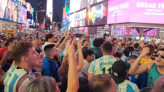 🩵🇦🇷BANDERAZO en Times Square🇦🇷⚽️🏆 [upl. by Adihsaar]