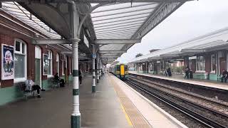 SOUTHERN CLASS 377144 amp 377145 PASSING THROUGH WORTHING STATION FOR LITTLEHAMPTON LONDON VICTORIA [upl. by Papageno840]