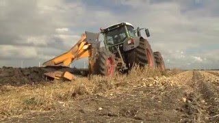 TraktorTV Folge 48  Ein Fendt Vario 939 und ein Cameco 805 mit 600 PS beim Tiefpflügen [upl. by Anawad996]